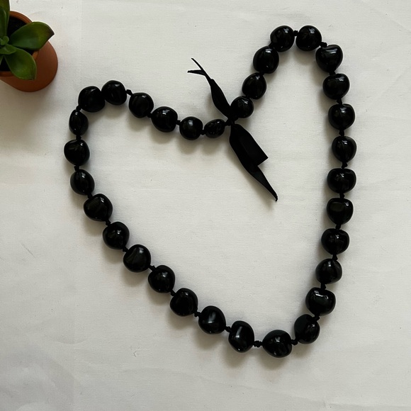 Black kukui nut lei from Hawaii - Picture 1 of 1
